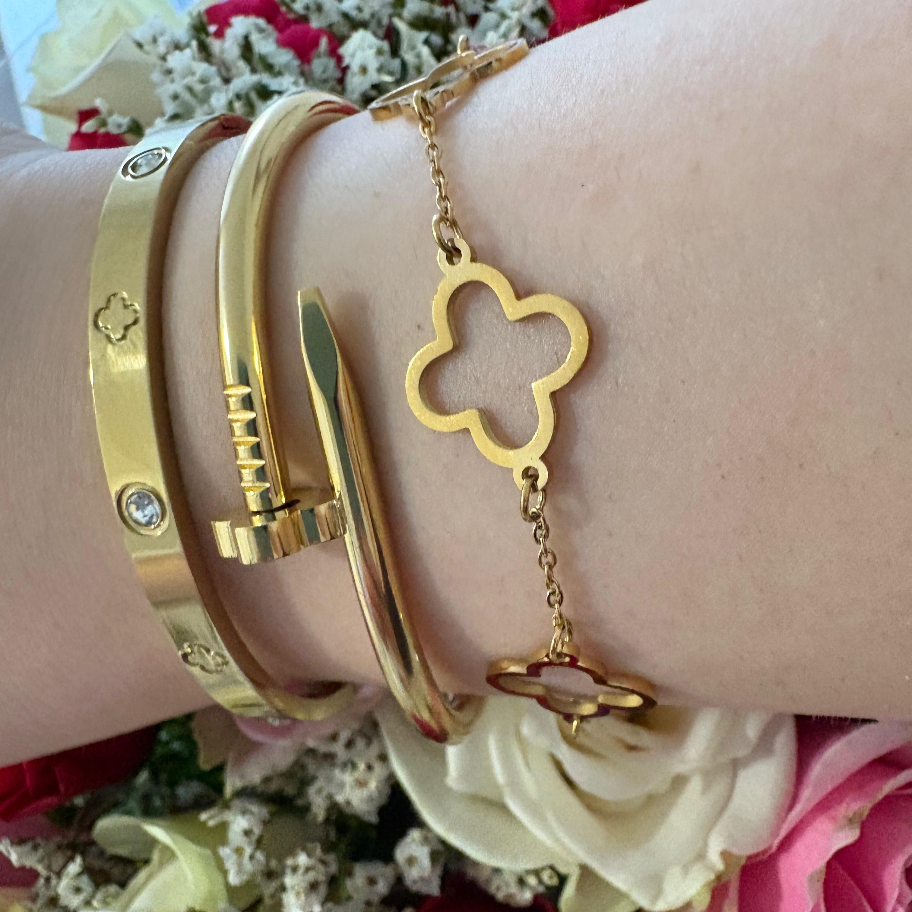 Was ist der unterschied zwischen Armband und Armreif?