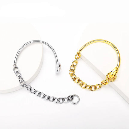 Armreif - Royal Edge – Offener Armreif mit Kettendetail in Gold