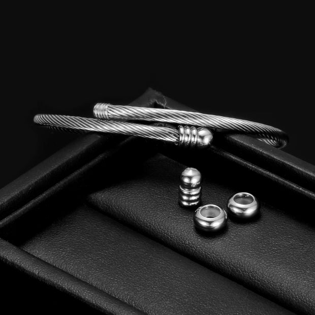 <h2>Edelstahl-Schmuck, der dich überallhin begleitet.</h2>
